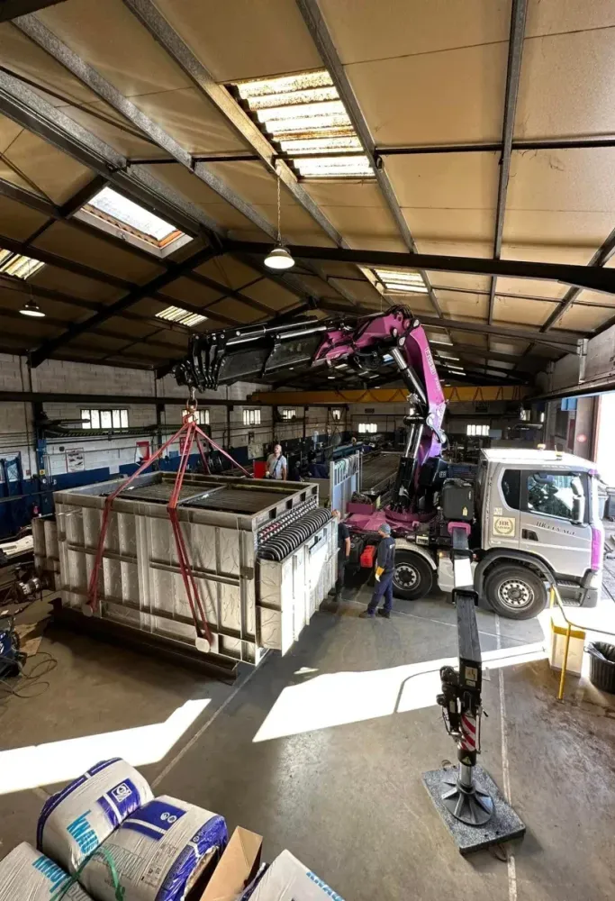 camion-bras-transport-industriel-cote-d-azur-hr-levage (11)